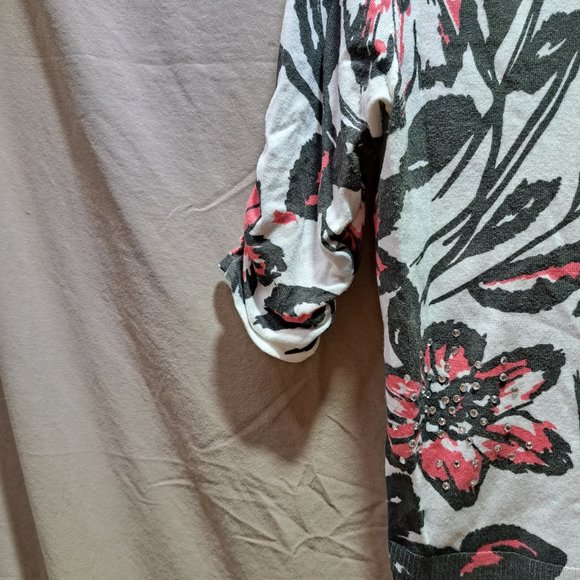 Women's top floral pattern - Picture 3 of 6